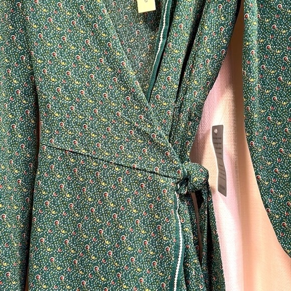 NWT Women’s Max Studio Crepe Long Sleeve Smocked Cuff Wrap Midi Dress Size S - Picture 5 of 11